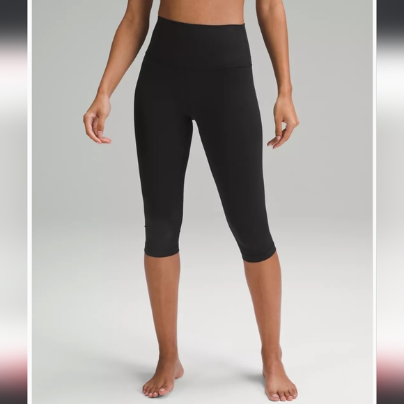 Lululemon Woman's Yoga Align Crop Leggings 25" Inseam, size 6 Black - Picture 2 of 10